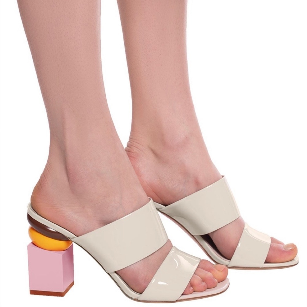 Salvatore Ferragamo pink and beige sandals. - Picture 1 of 11